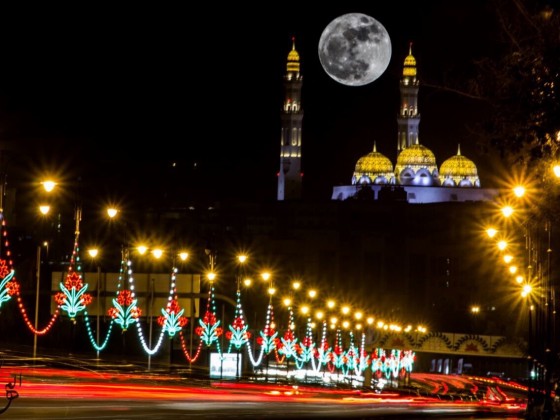 سلطنة عمان والقمر العملاق