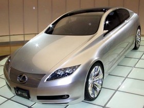 lexus_lfs_frontangle_425