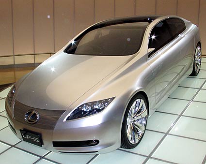 lexus_lfs_frontangle_425