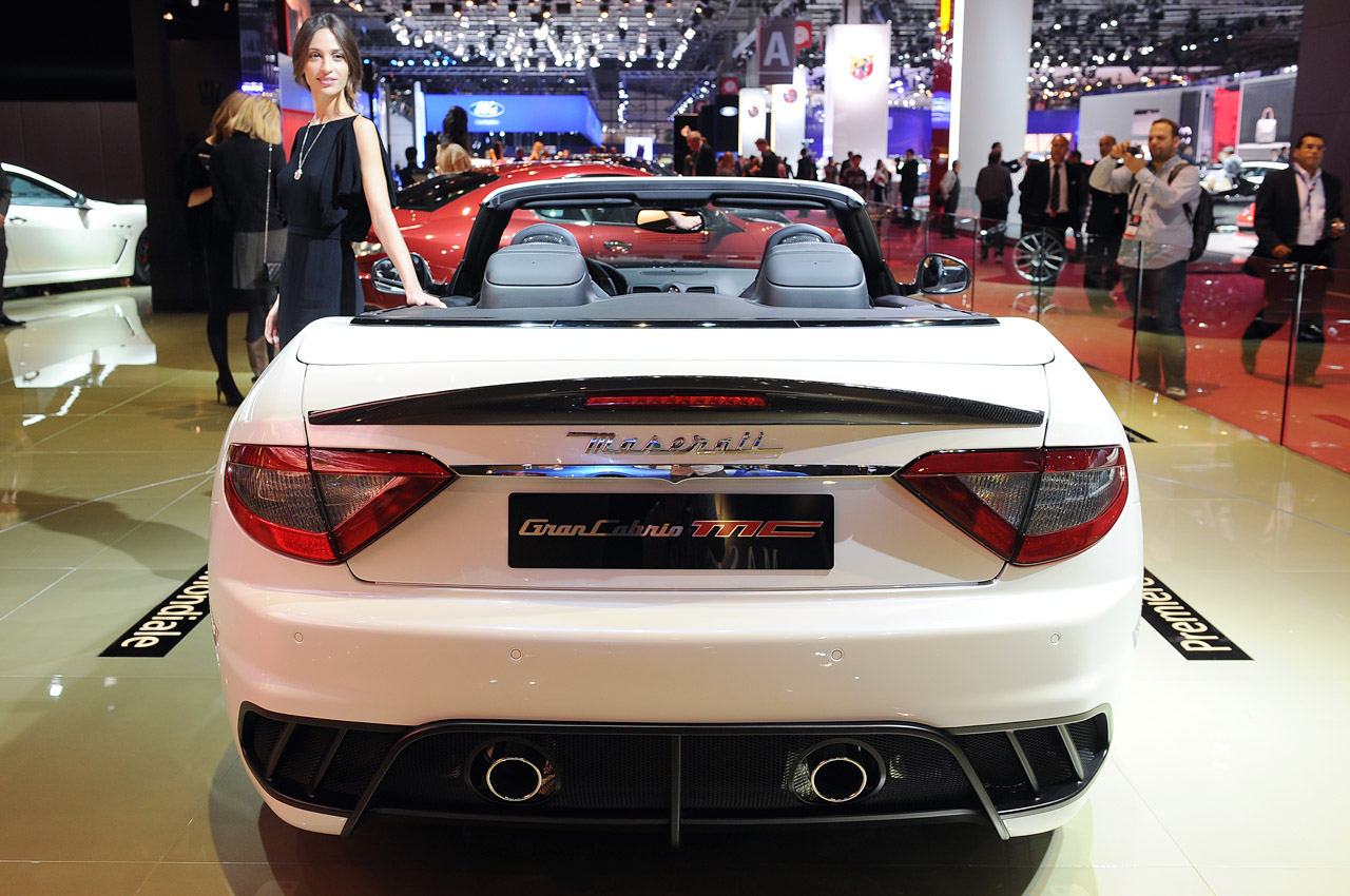 07-2013-maserati-grancabrio-mc-paris