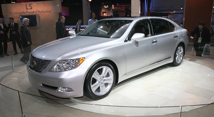 0602_lexus_ls460_003_900