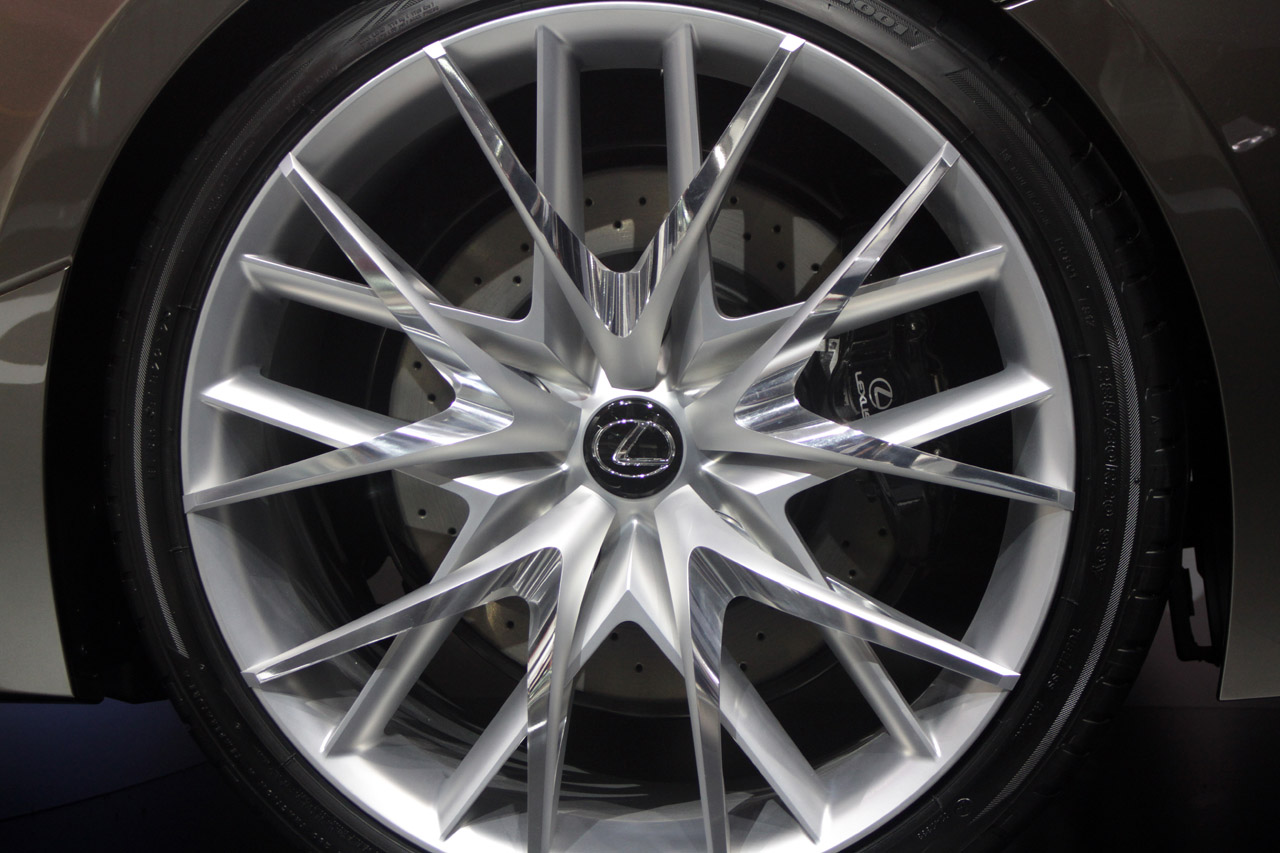 018-lexus-lf-cc-concept-paris-2012