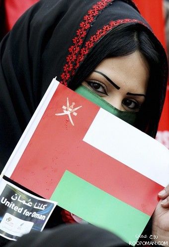 أحد عشاق الأحمر في خليجي 19