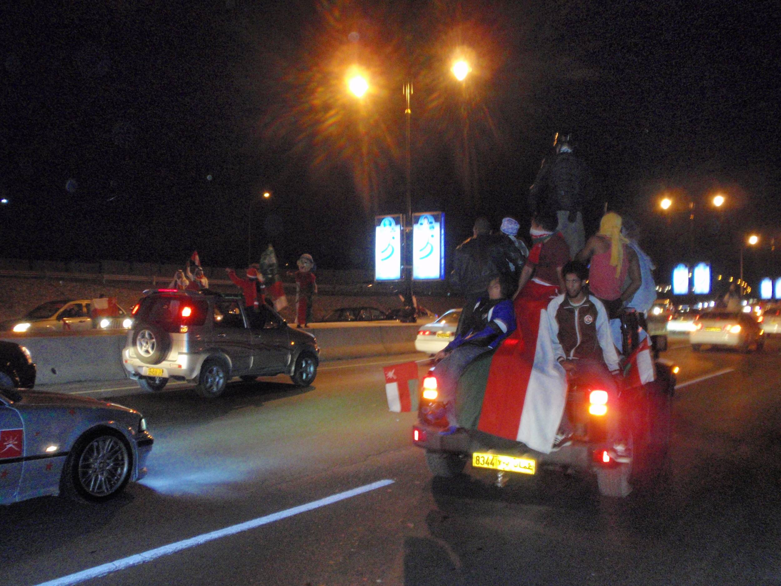 مشجعين الاحمر العماني