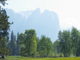 hazey yosemite valley