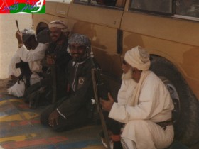 صورة قديمة لسلطان عمان قابوس بن سعيد - جلسة السيح