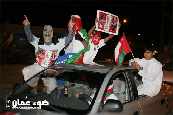 مشجعين المنتخب العماني