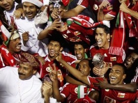 فرحة لاعبين المنتخب العماني في خليجي 19