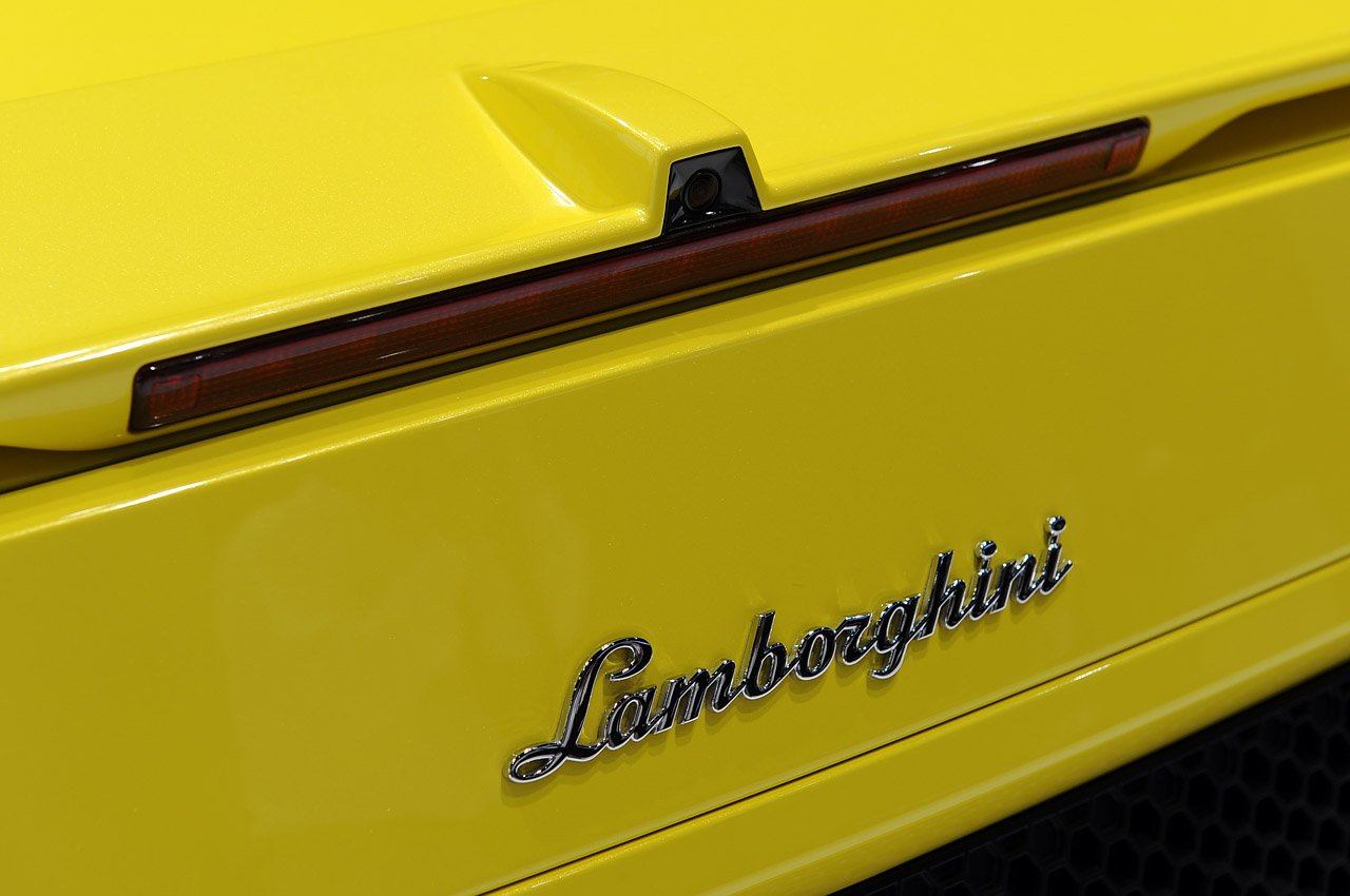 16-2013-lamborghini-gallardo-paris