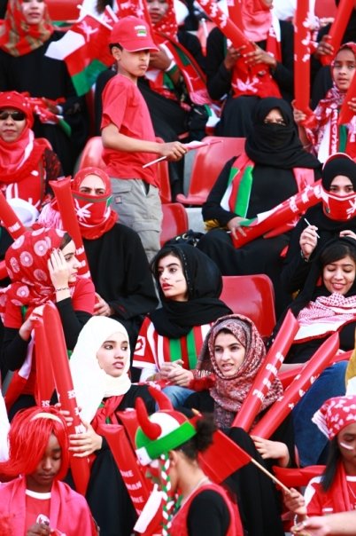 مشجعين الاحمر العماني