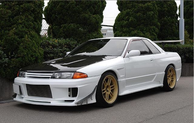 skyline r32