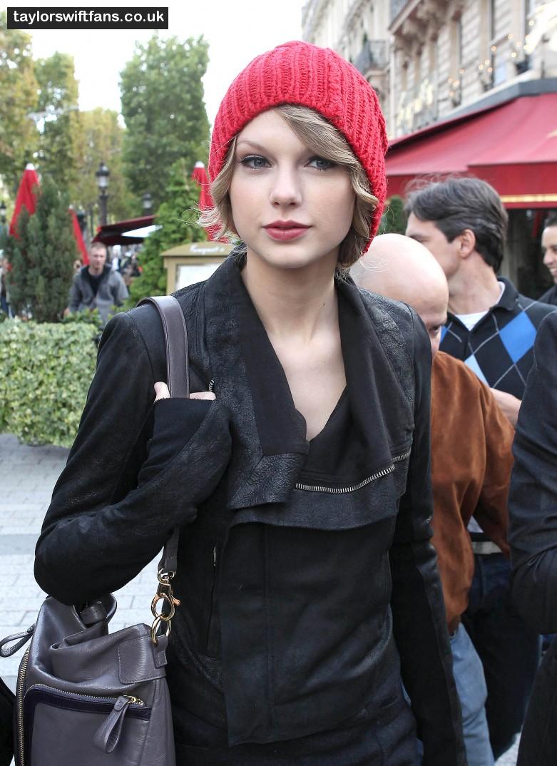 781 taylor swift fans 927253399[1]