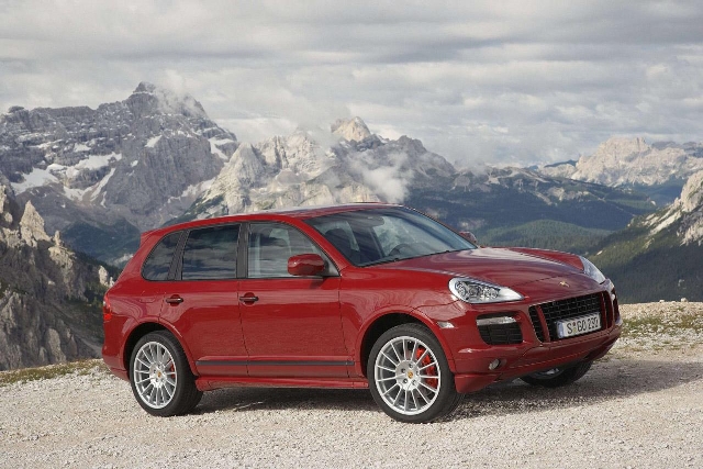 porsche-cayenne-gts-wallpaper11