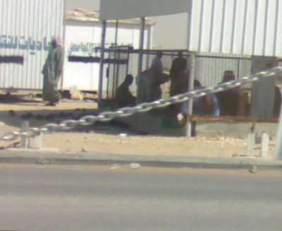 هذا المسجد اللي يصلوا فيه الرجال عند جامعة الاميرة نوره