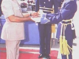 السلطان قابوس