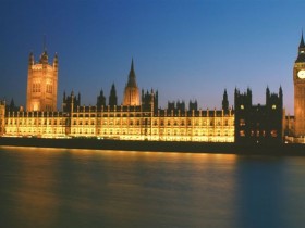 England_London_Houses_of_Parliament_at_night_1_