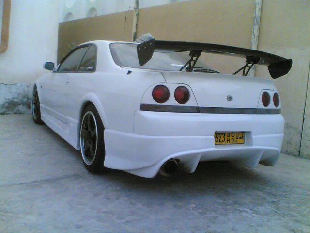 skyline r33