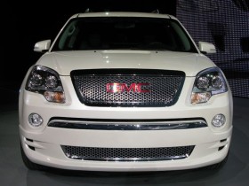 2011-GMC-acadia-denali-front-view