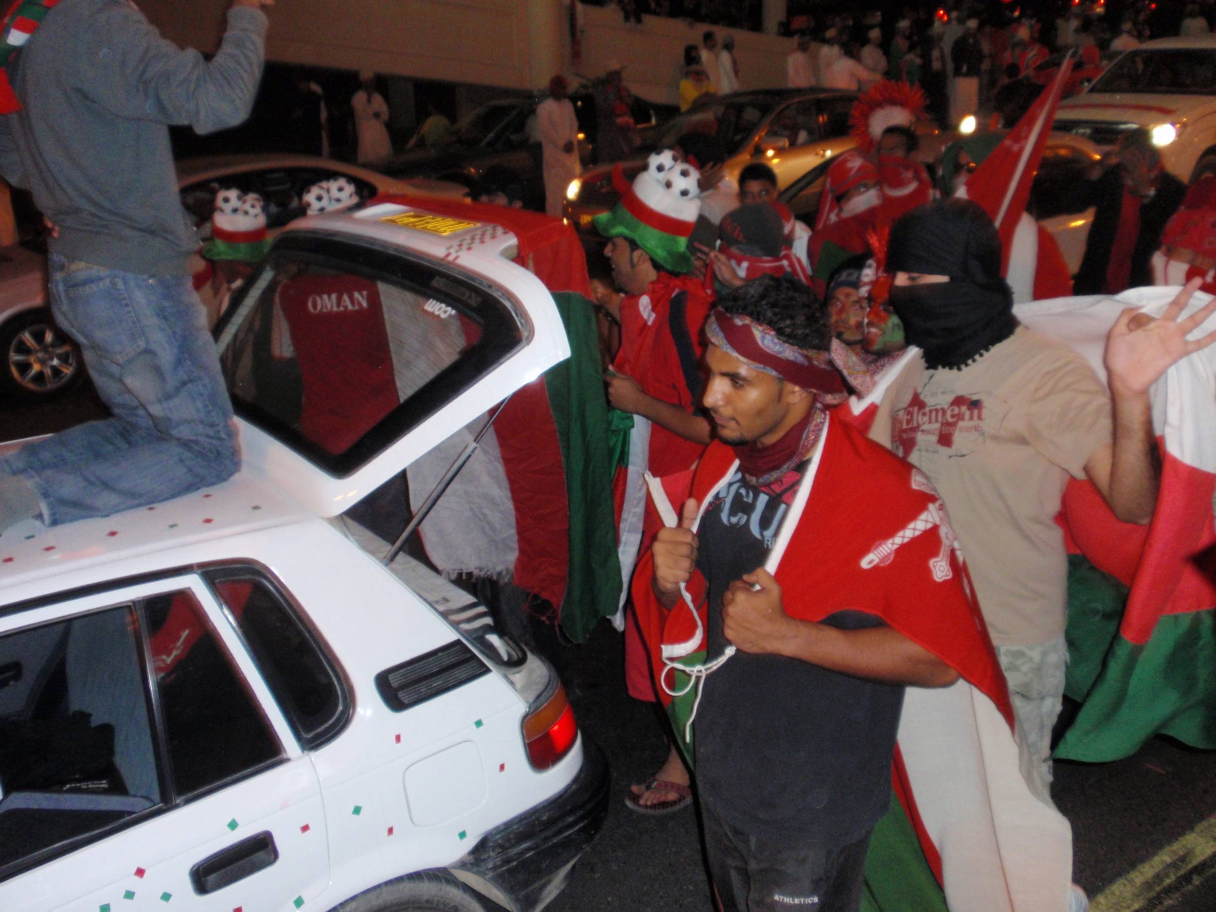 مشجعين المنتخب العماني