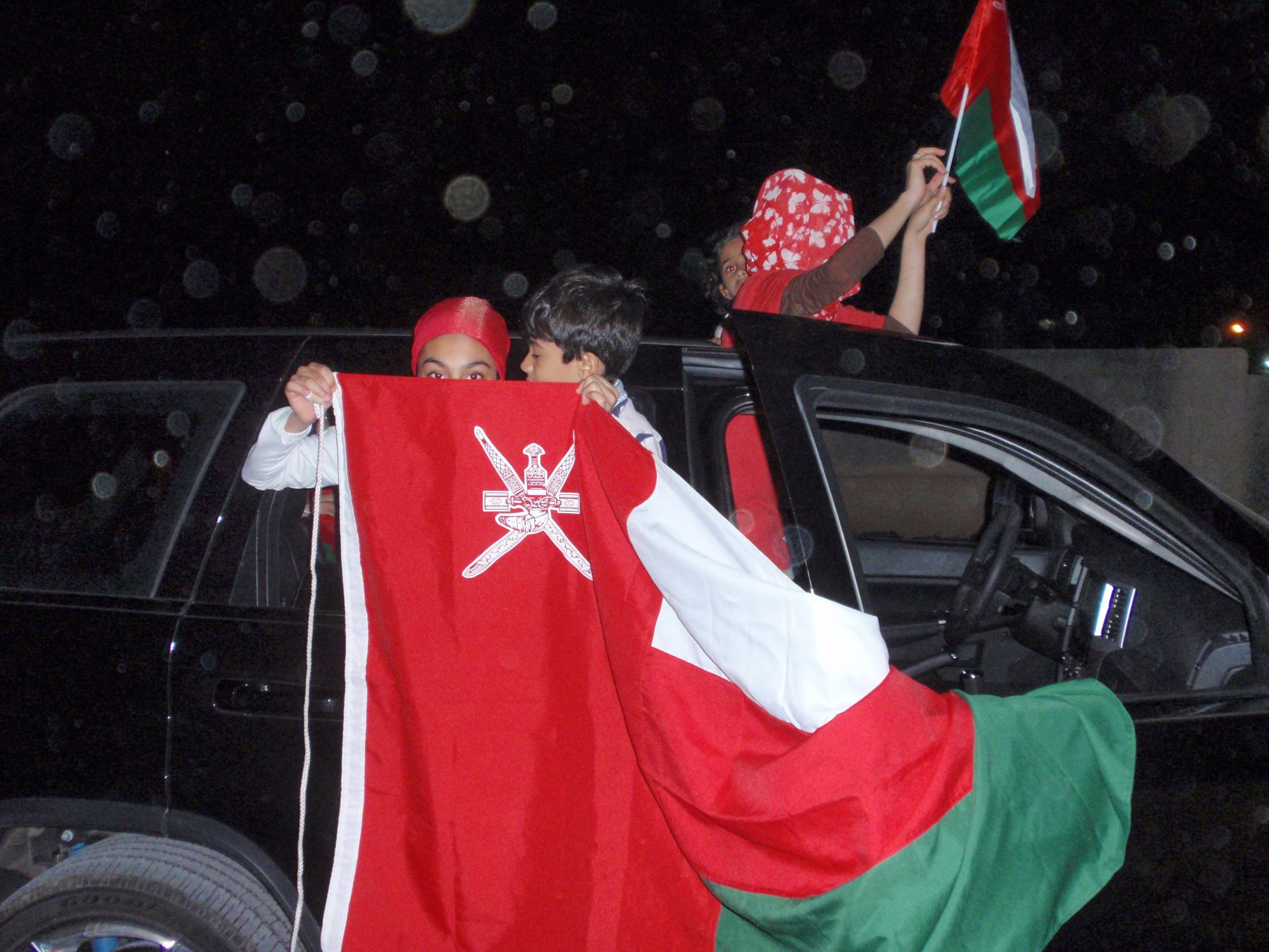 مشجعين الاحمر العماني