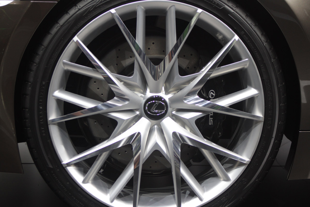 017-lexus-lf-cc-concept-paris-2012