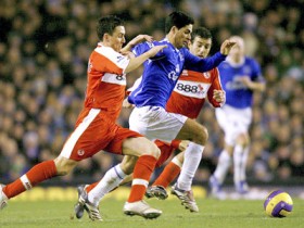 لاعب كرة قدم