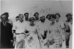 المرحوم طارق بن تيمور والقنصل العام البريطاني 1960و 1962