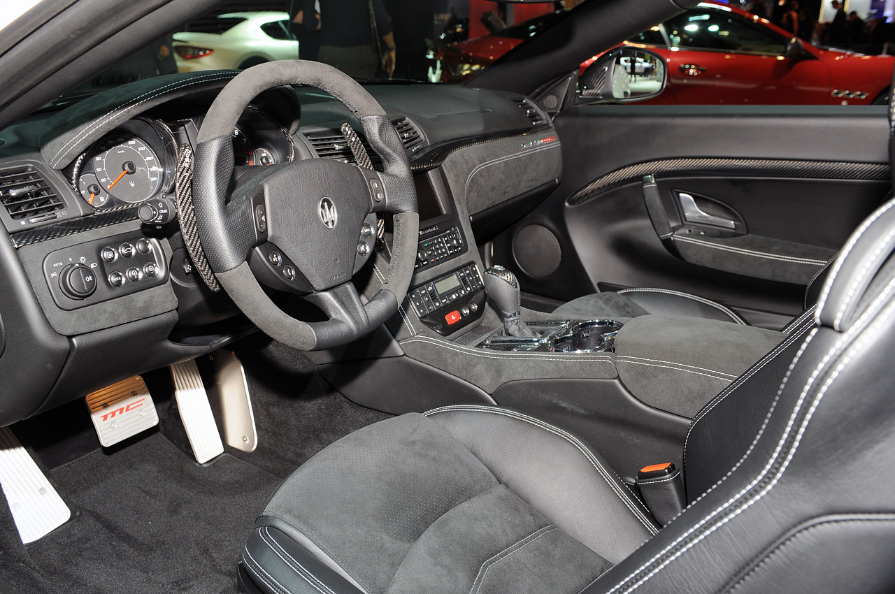 14-2013-maserati-grancabrio-mc-paris