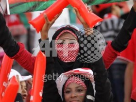 صور مشجعات لمنتخبنا الوطني في خليجي 19