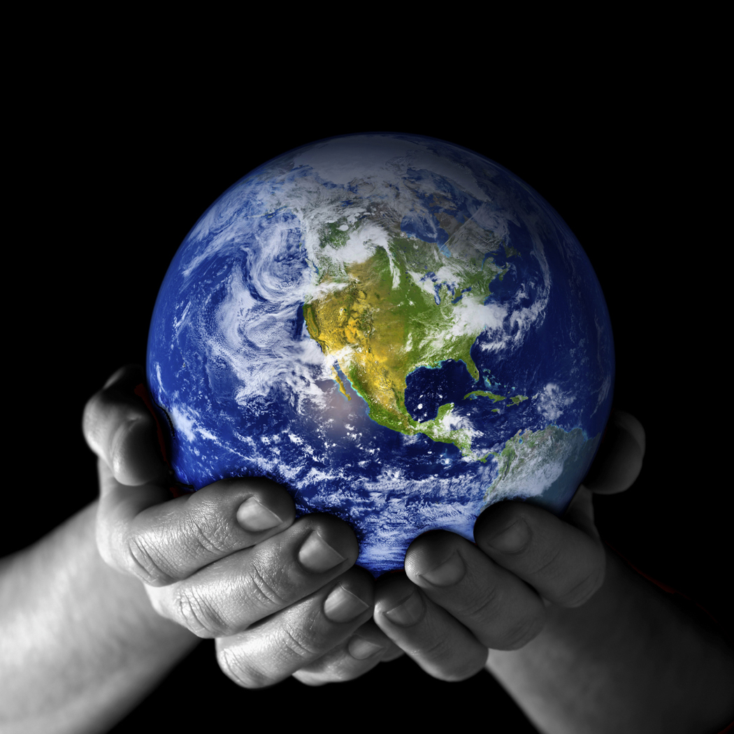 Hands_holding_world