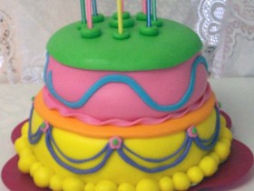 dr_suess_inspired_cake_1_