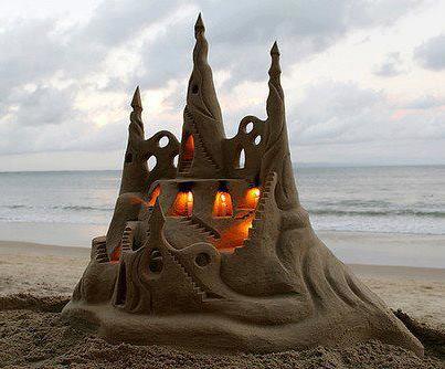 فن على رمال البحر