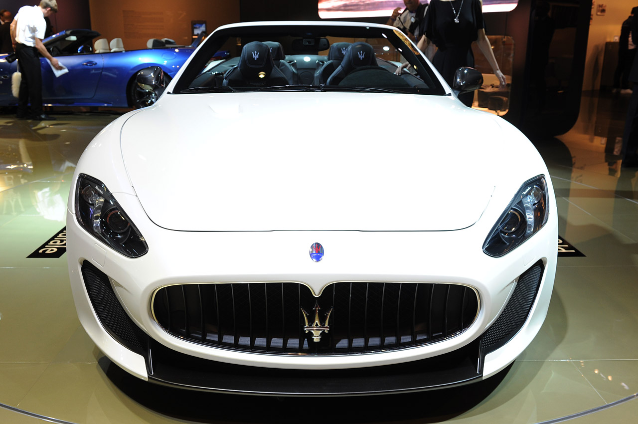 06-2013-maserati-grancabrio-mc-paris