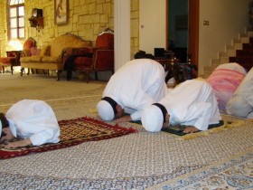 ماالذي يمنعك عن الصلاة يا مسلم !