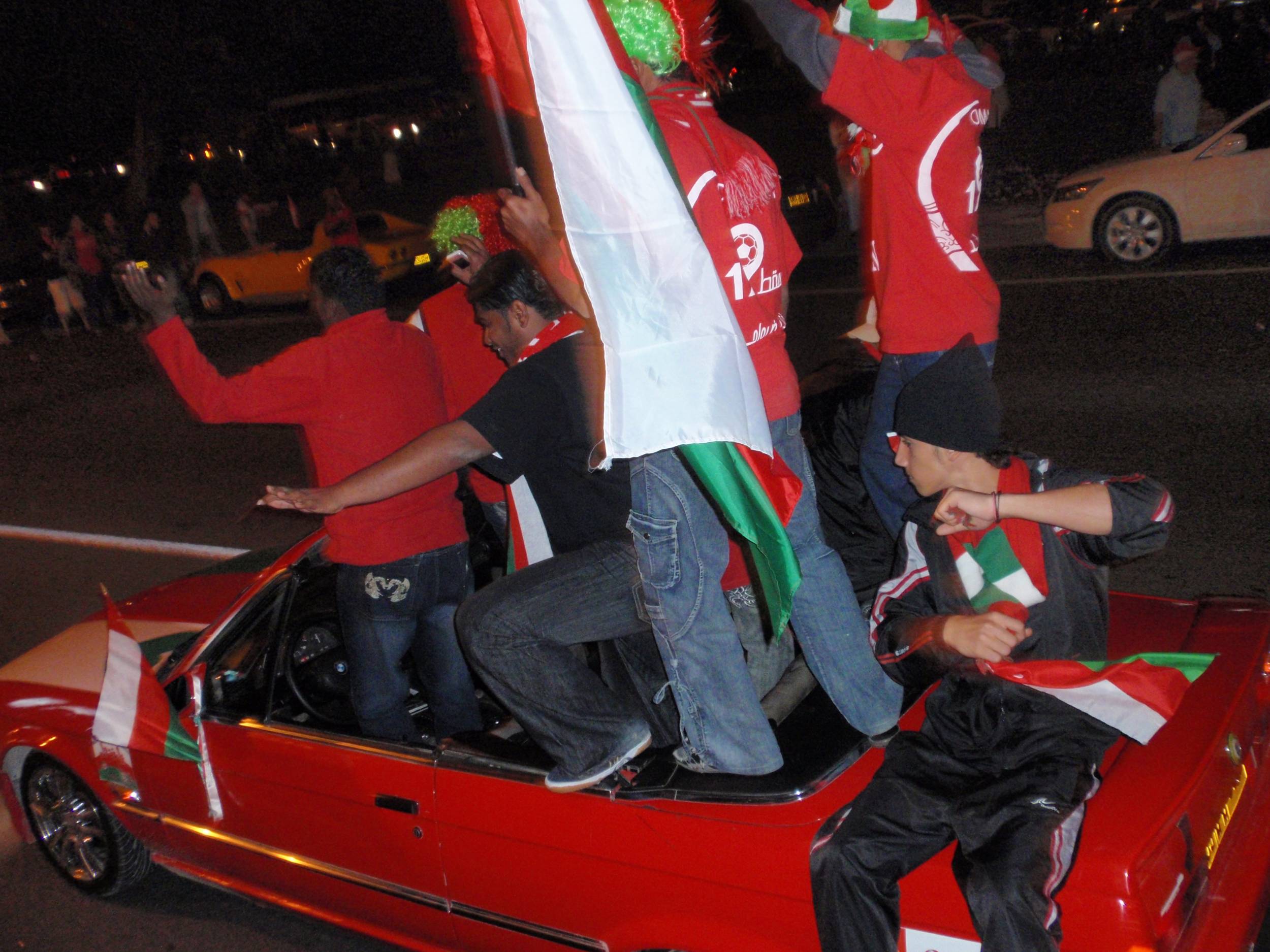 مشجع الأحمر العماني