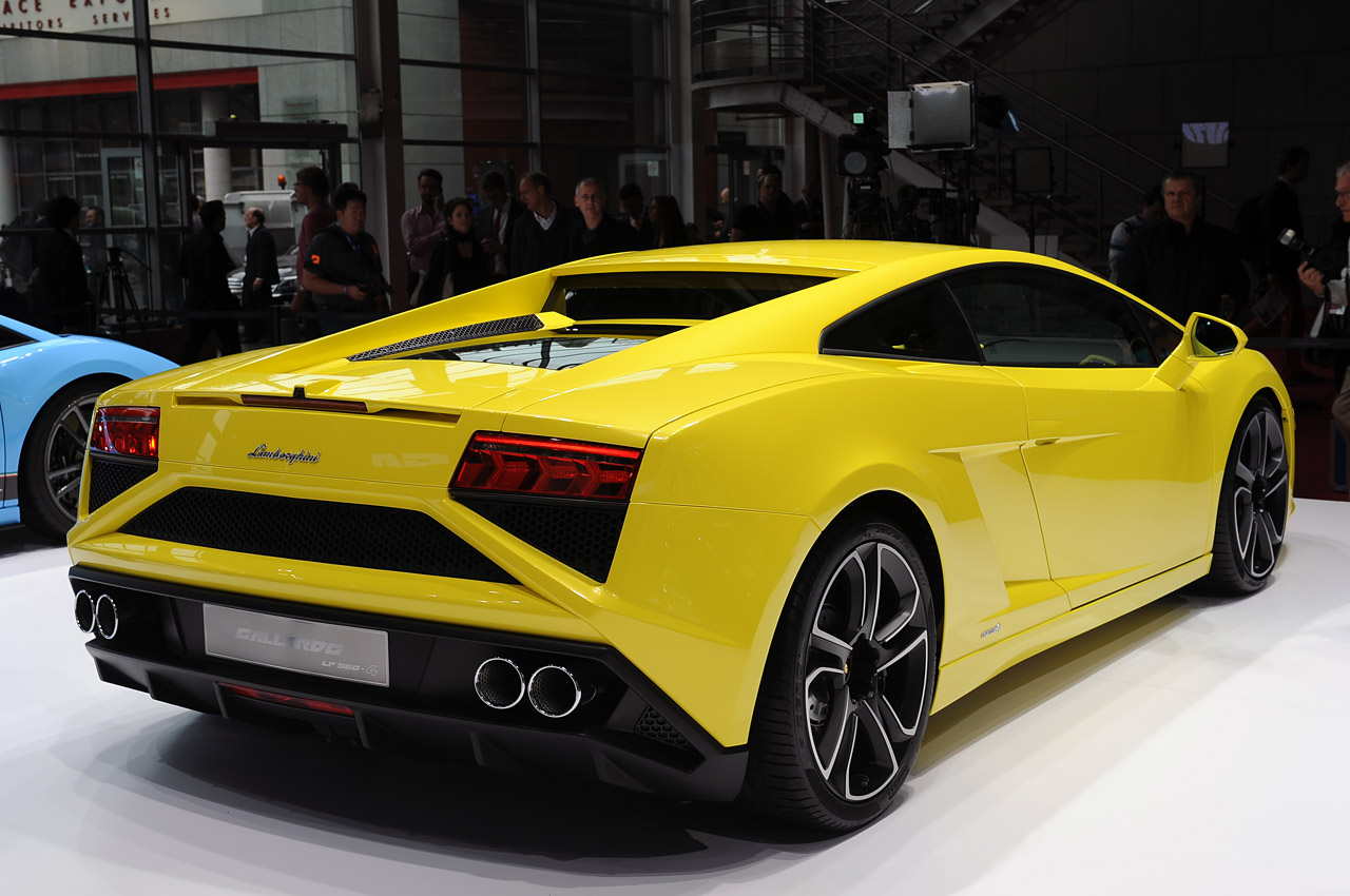 04-2013-lamborghini-gallardo-paris