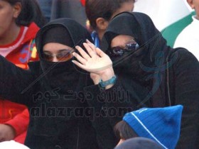 عاشق الأحمر العماني