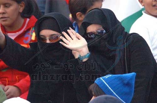 عاشق الأحمر العماني