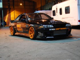 skyline r32