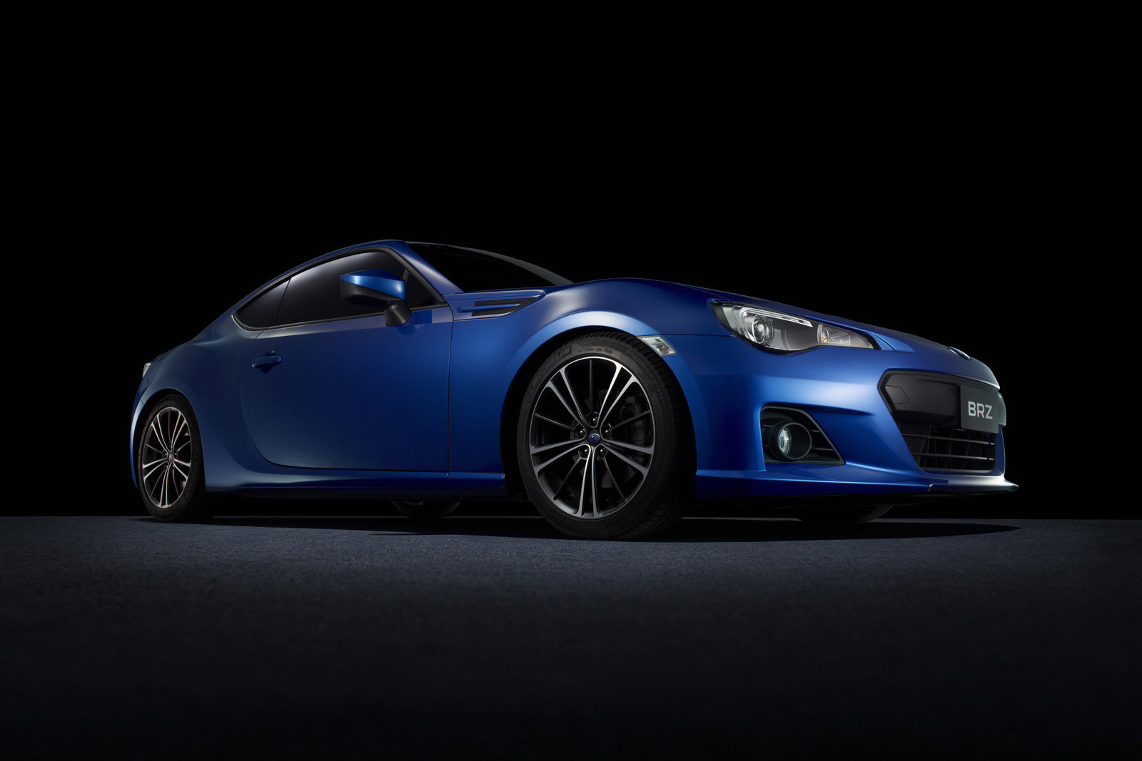 2013-Subaru-BRZ-Carscoop2_4