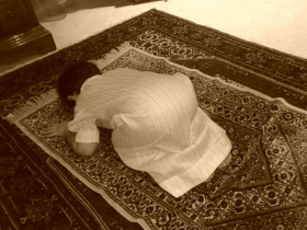 اللهــم انـــي اســـــألك الفردوس لــــي ولوالـــداي ولصحبتــــي ولأمــــــ