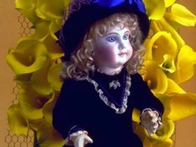 طفلة تبدو وكأنها سيدة